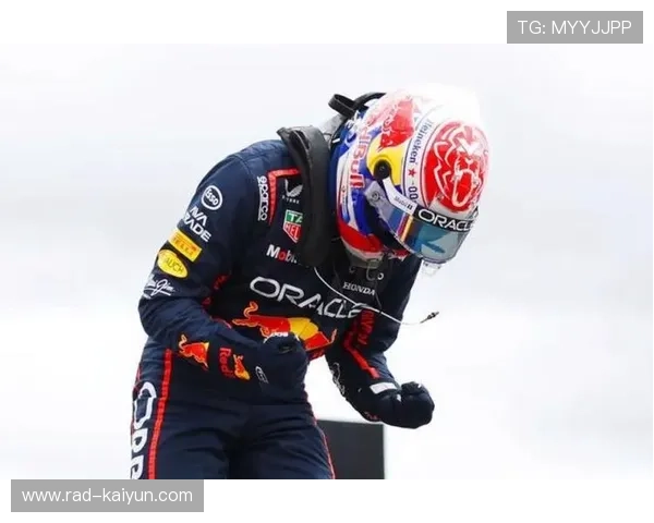 维斯塔潘确定留守红牛，2026赛季继续征战